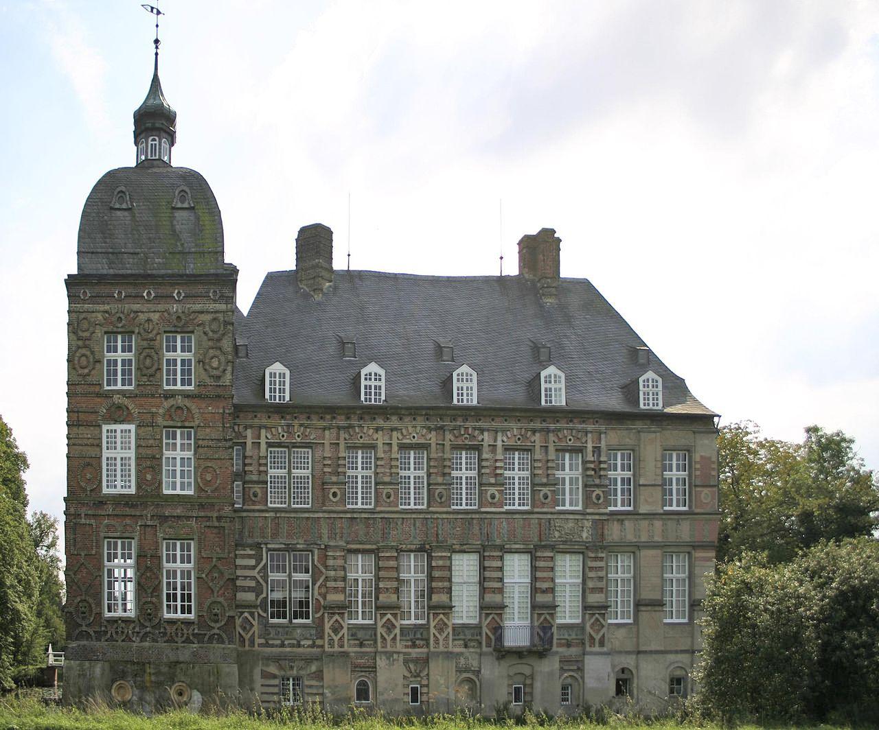 Schloss Hovestadt von Norden aus gesehen