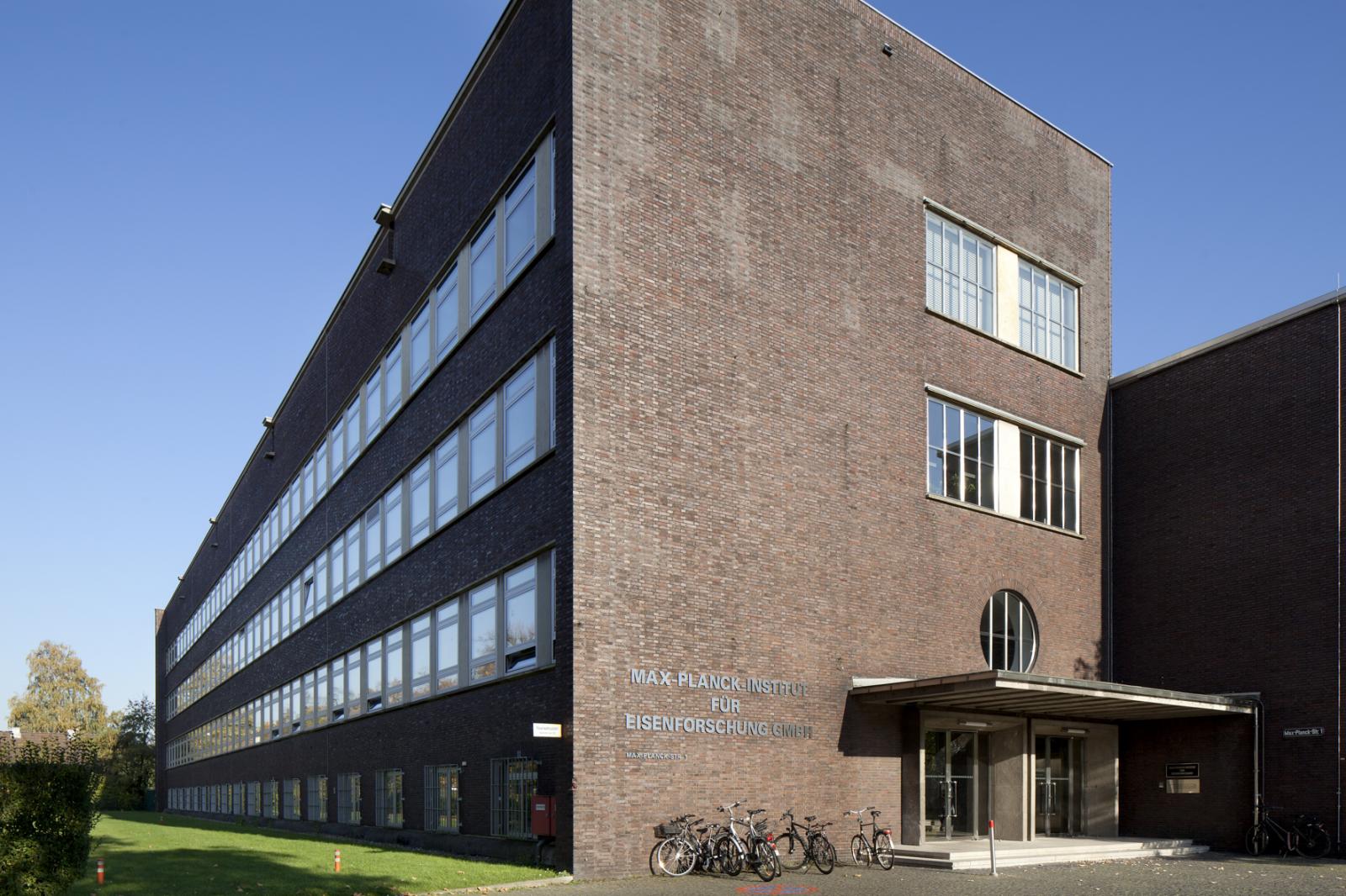 Fassade des Kaiser-Wilhelm-Instituts für Eisenforschung
