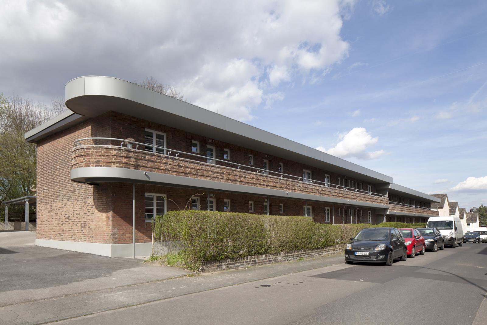 Straßenansicht Laubenganghaus
