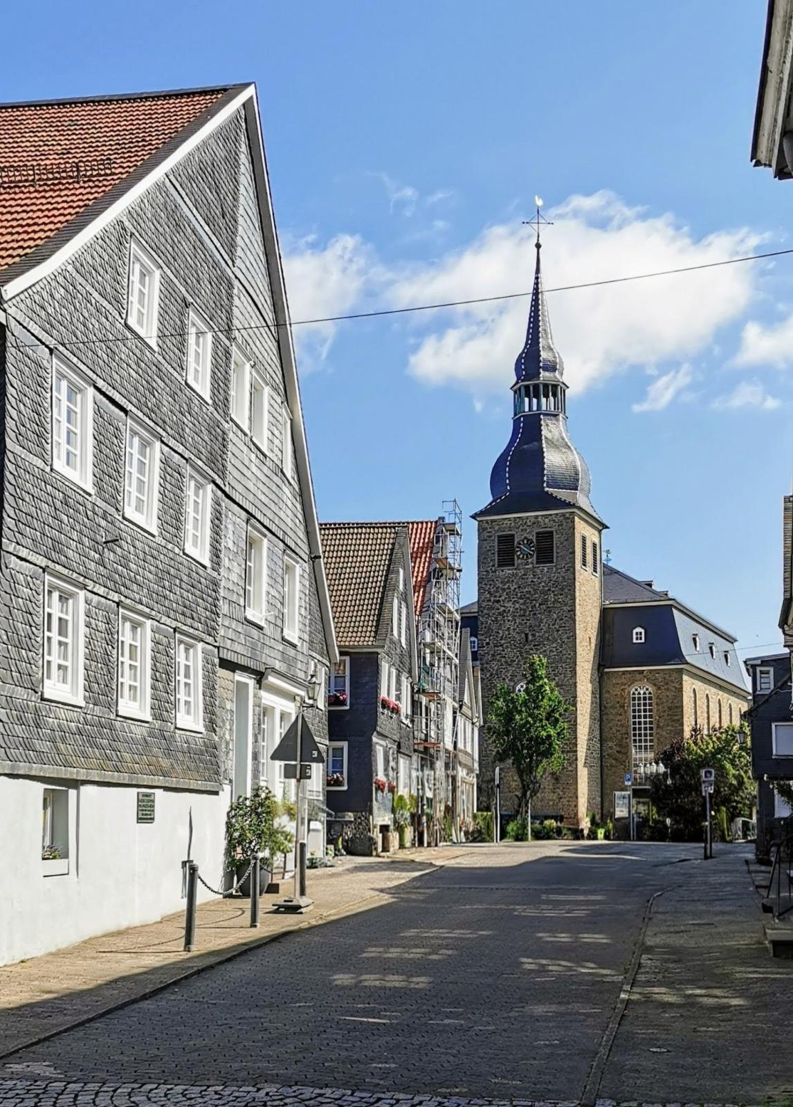 Geburtshaus Maria Zanders und Ev. Pauluskirche