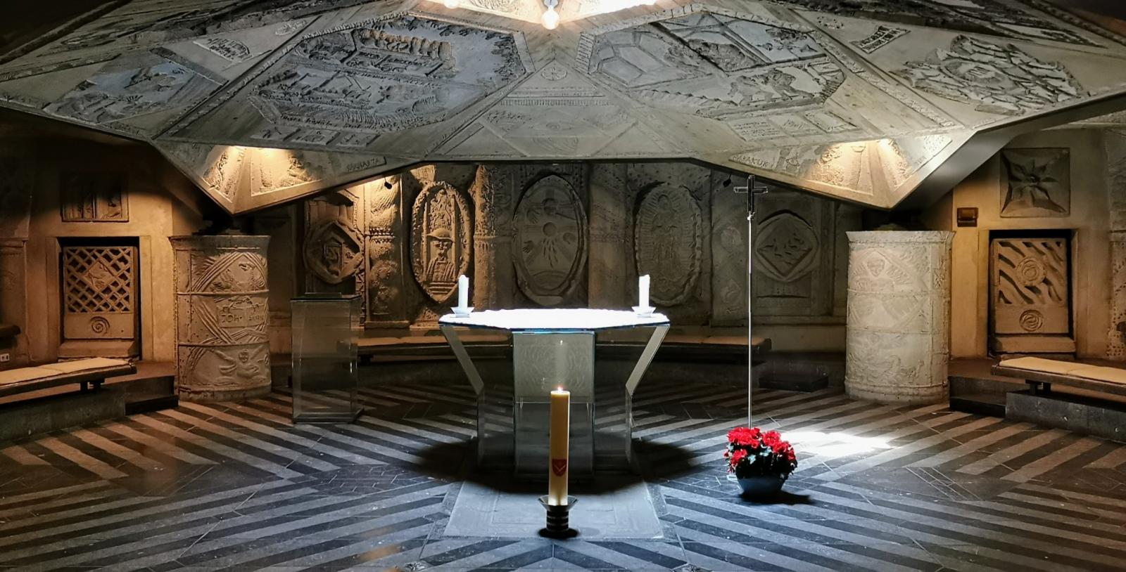 Adveniatkrypta