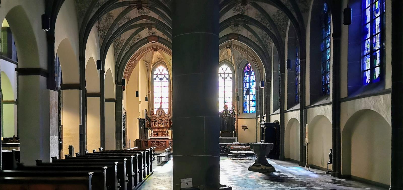 Blick in die südlichen Seitenschiffe Richtung Osten