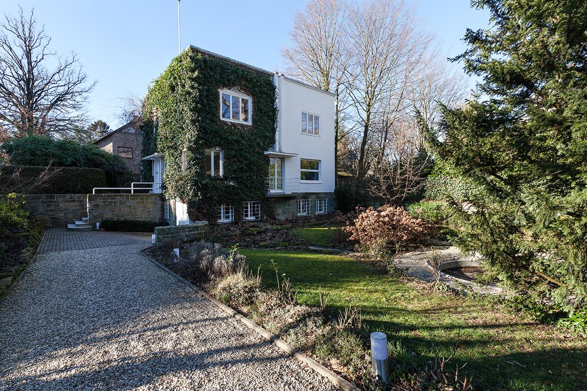 Soest, Dasselwall 37, Zufahrt mit Hausansicht