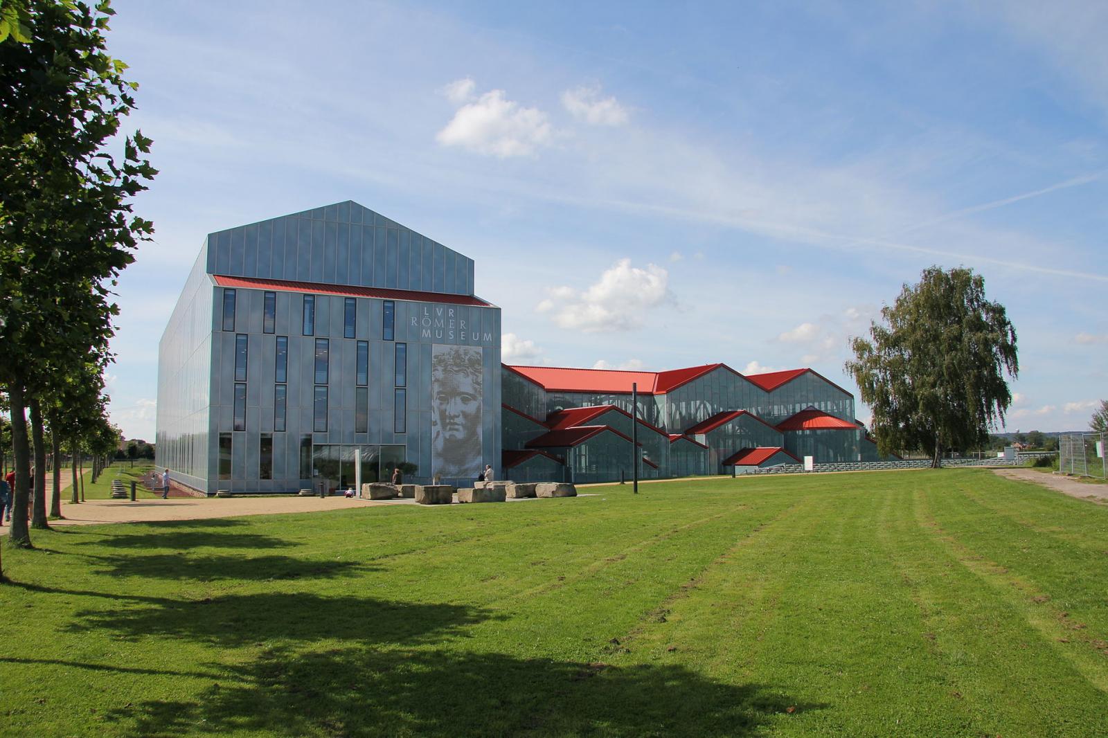 Römermuseum und Thermenschutzbauten im APX