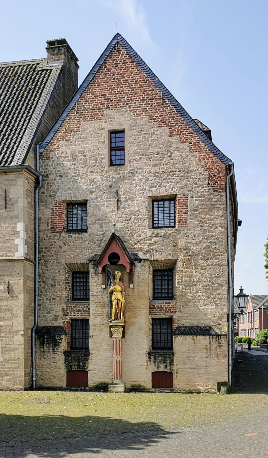 Statue des heiligen Viktor am Xantener Dom