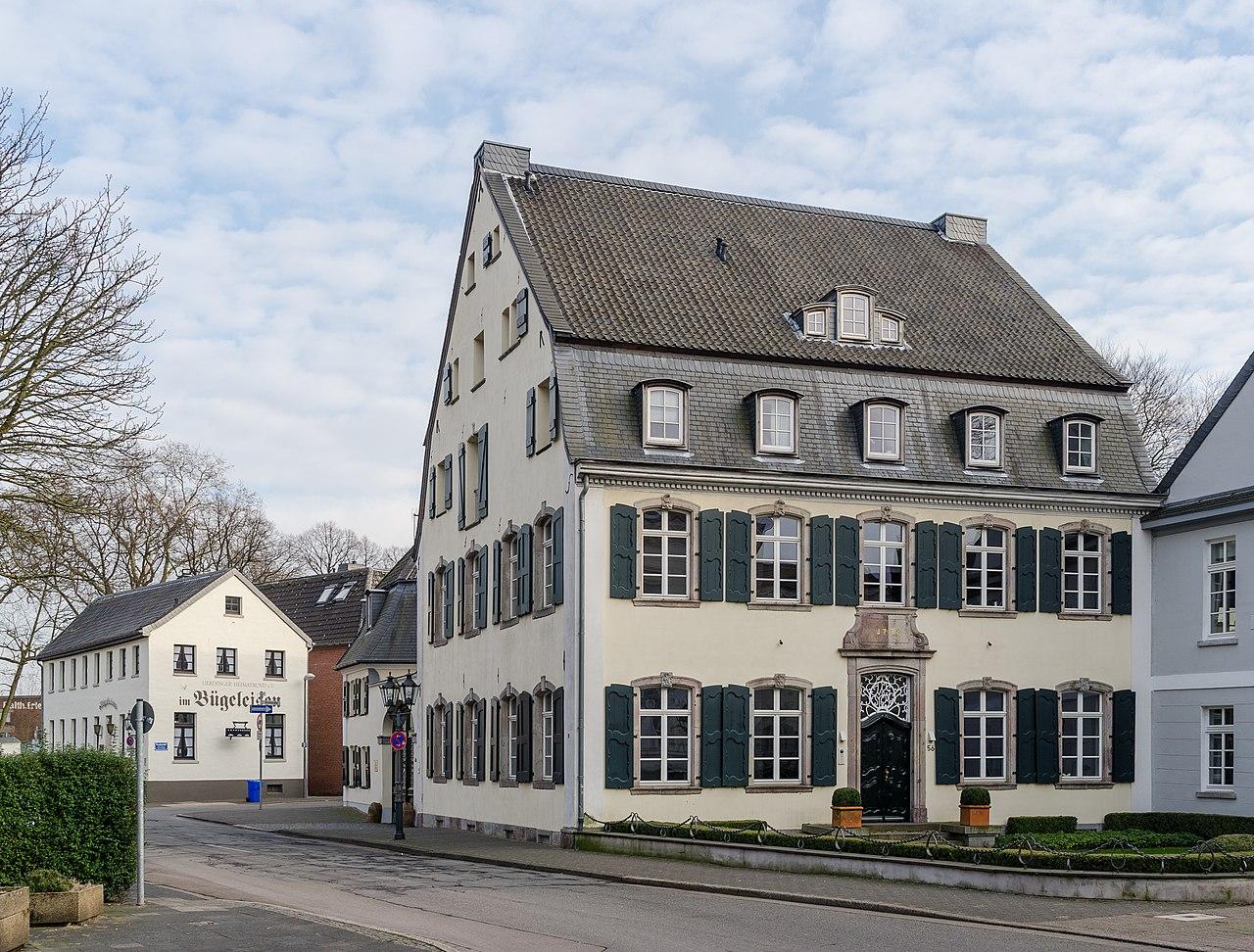 Haus Neuhofs, Herrenhaus