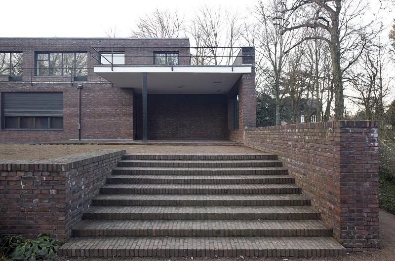 Treppenaufgang zur Terrasse von Haus Esters