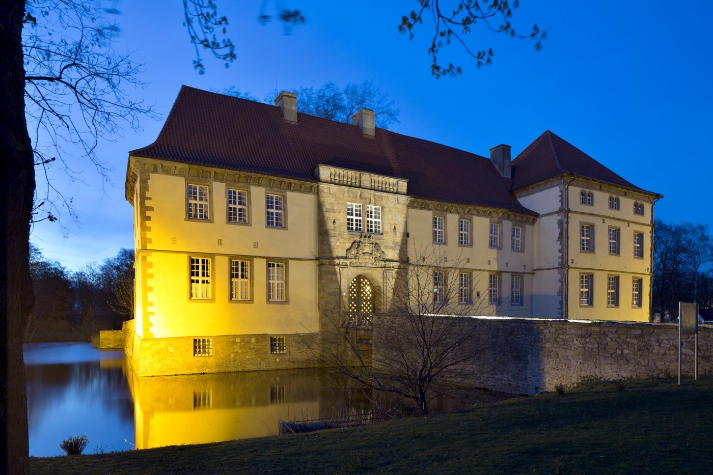 Ansicht Schloss Strünkede bei Nacht