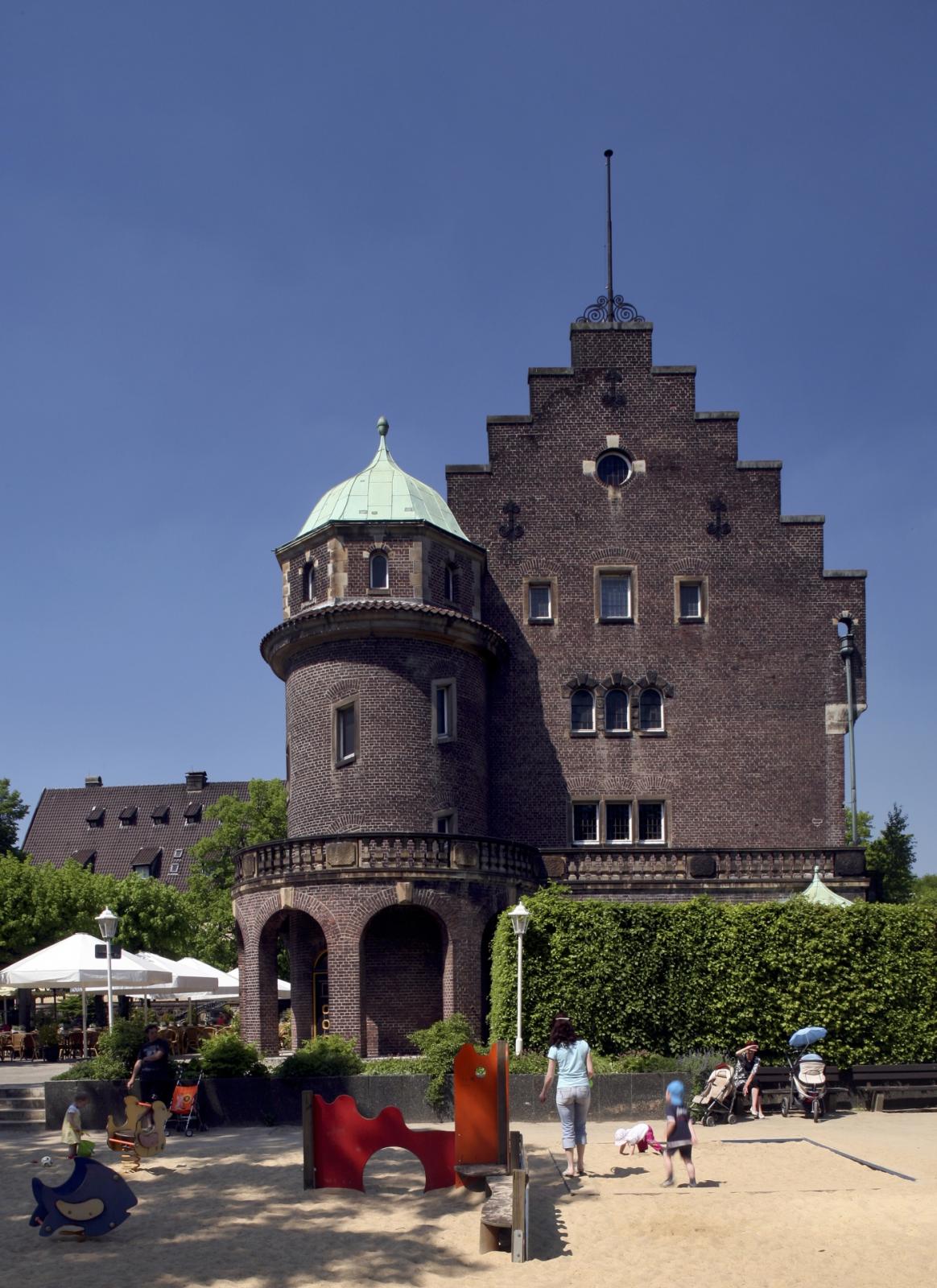 Südfassade des Restaurantbaus