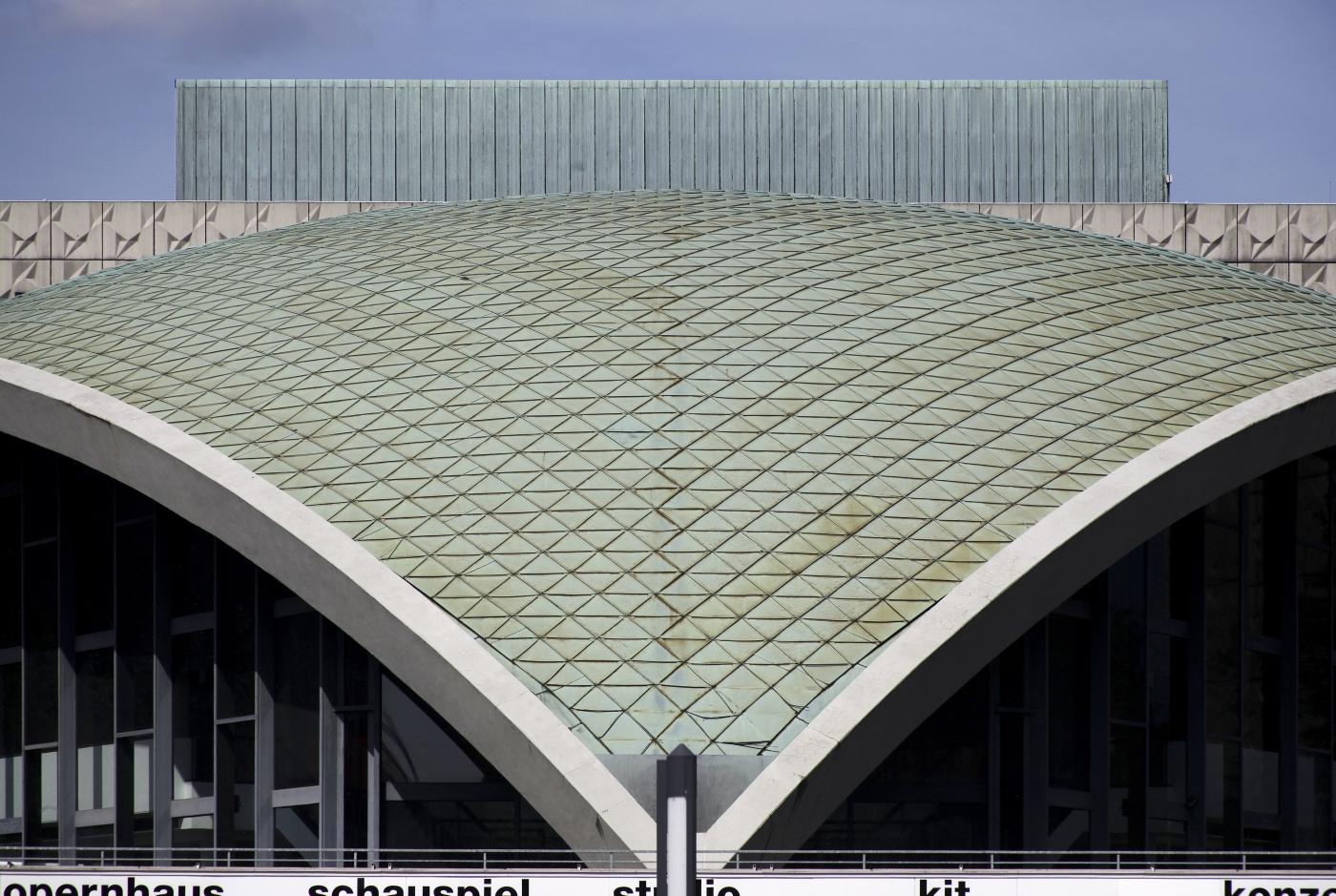 Detailansicht der kupfergedeckten Betonschale