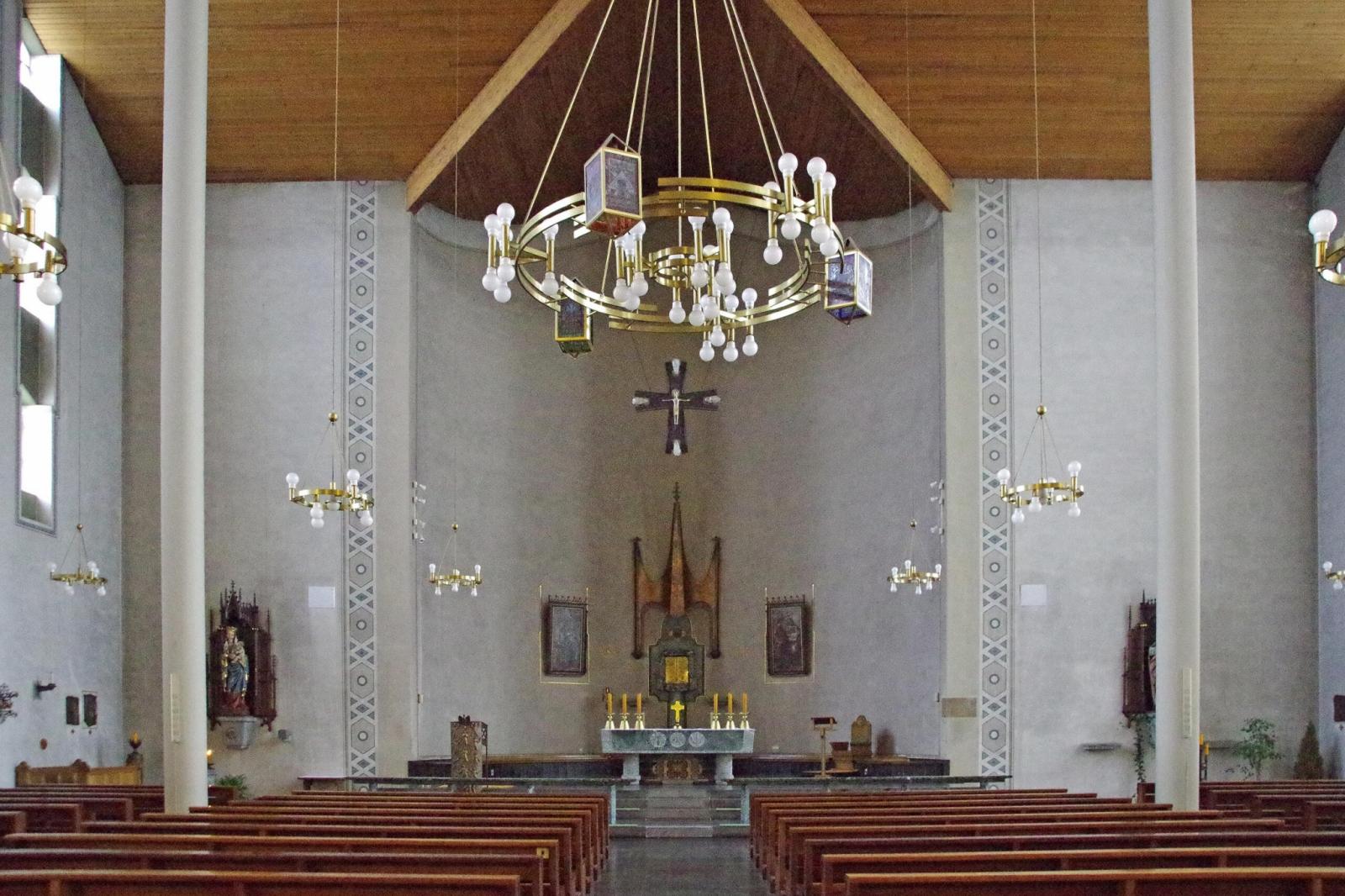 Blick zum Altar im Anbau (vor Sanierung)