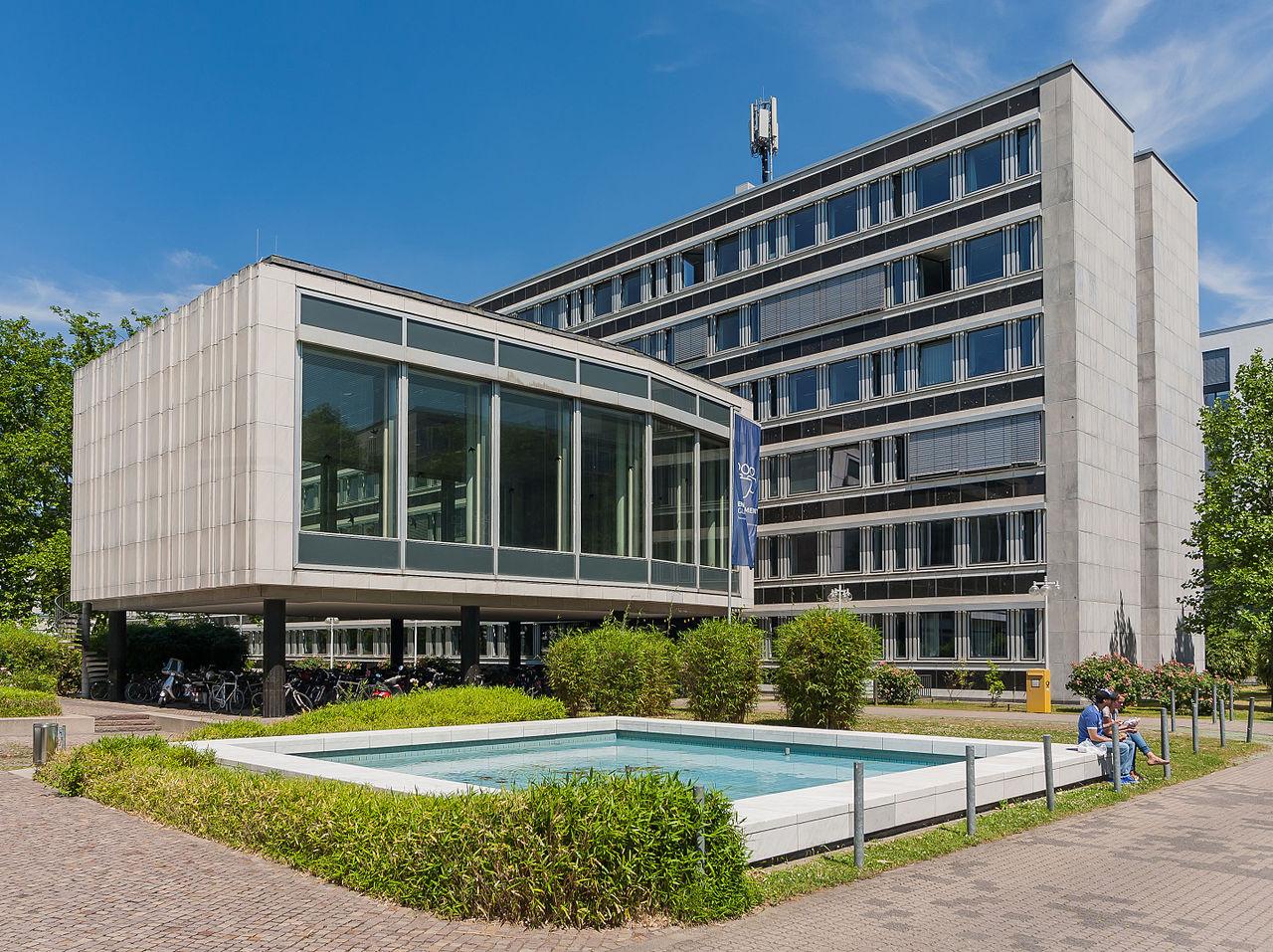 Verwaltungs- und Bürogebäudekomplex Tulpenfeld, Haus 7 mit ehemaligem Saal der Bundespressekonferenz