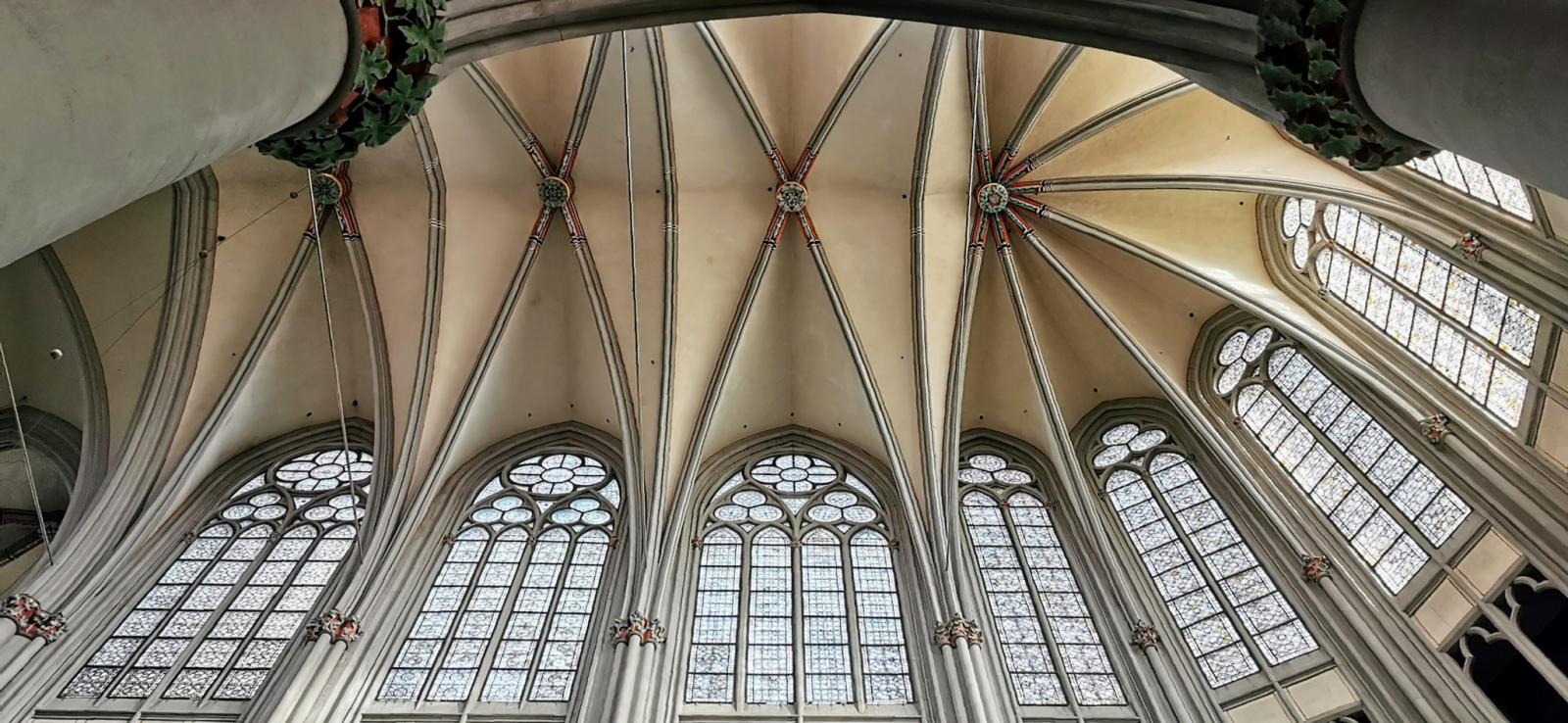 Decke über dem Altarraum im Altenberger Dom