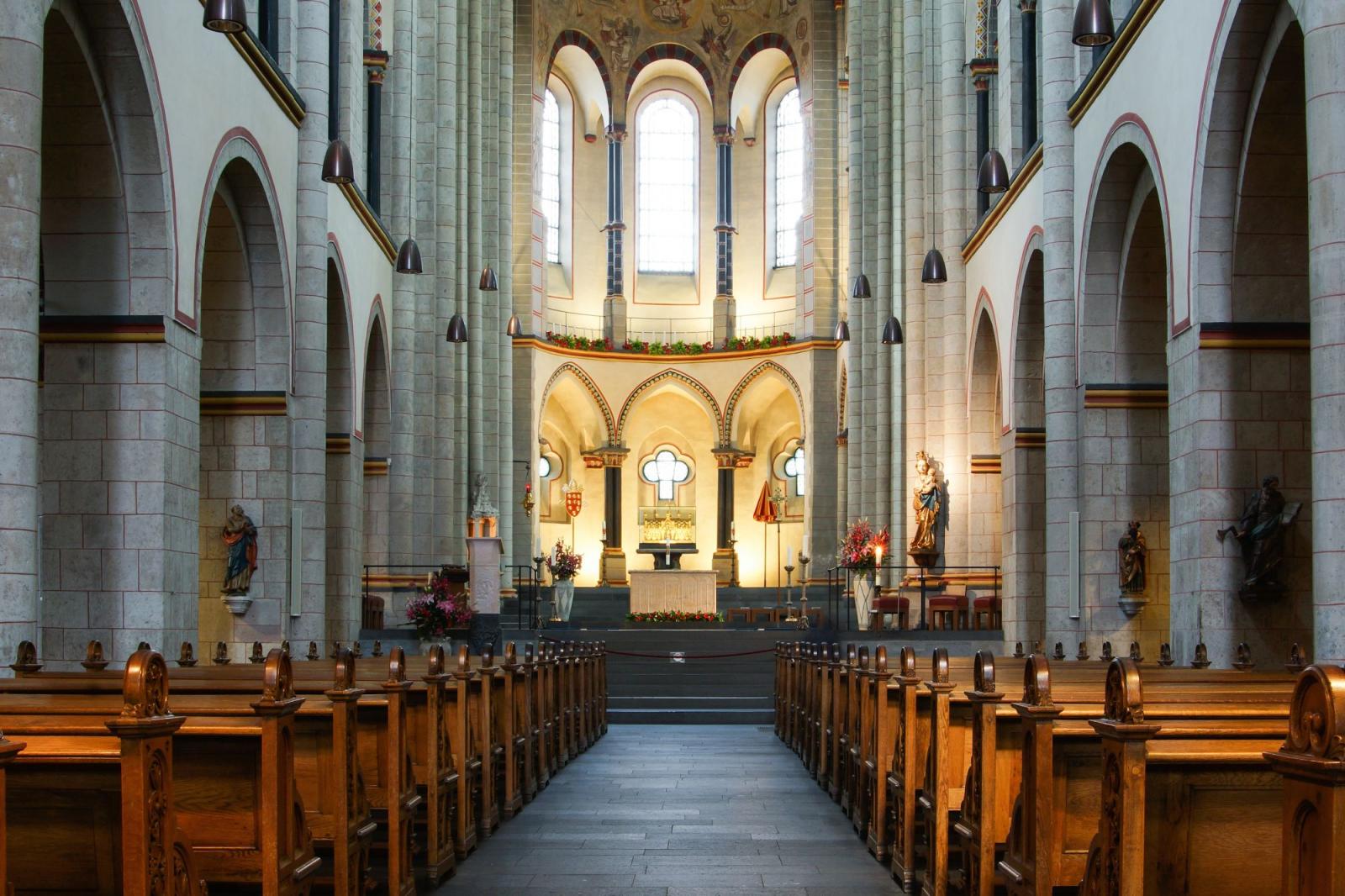 Innenansicht Quirinus-Münster