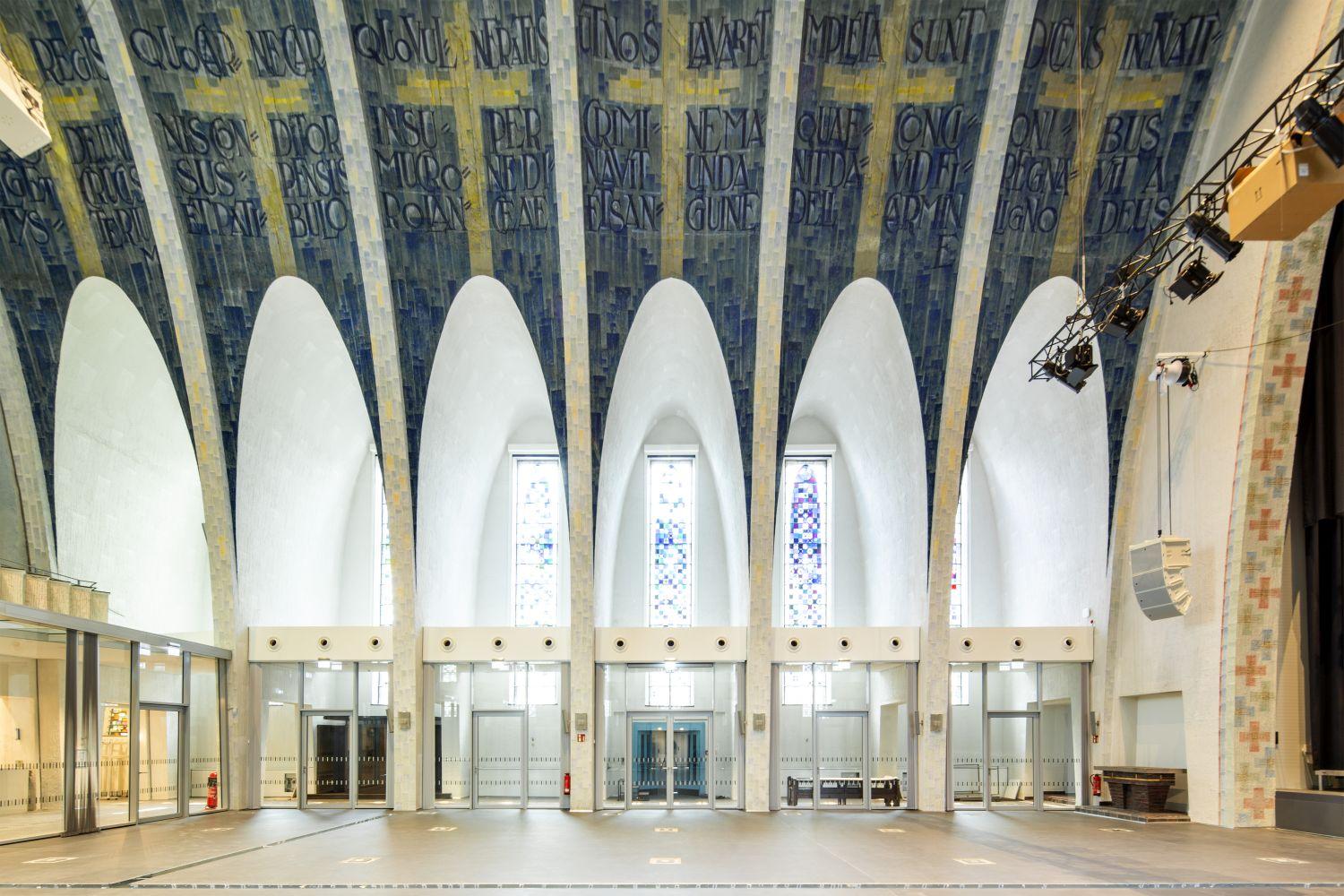 Innenansicht ehemaliges Kirchenschiff Heilig-Kreuz-Kirche nach dem Umbau