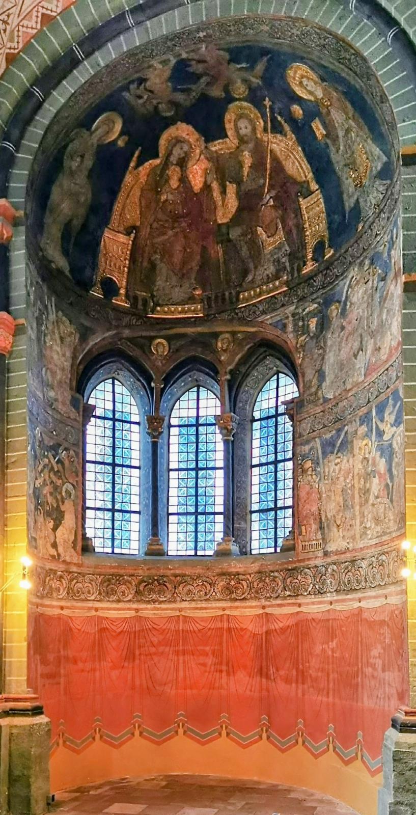 Seitenapsis mit Deckengemälde