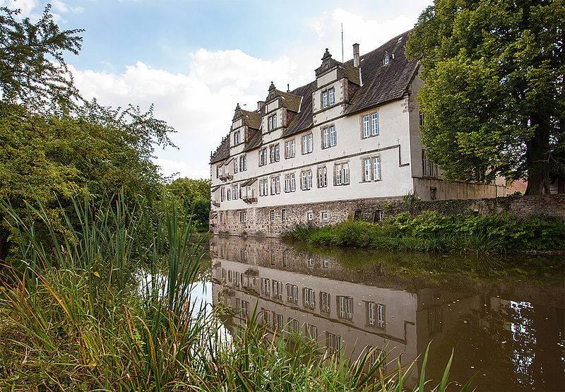 Ostseite Schloss Wendlinghausen