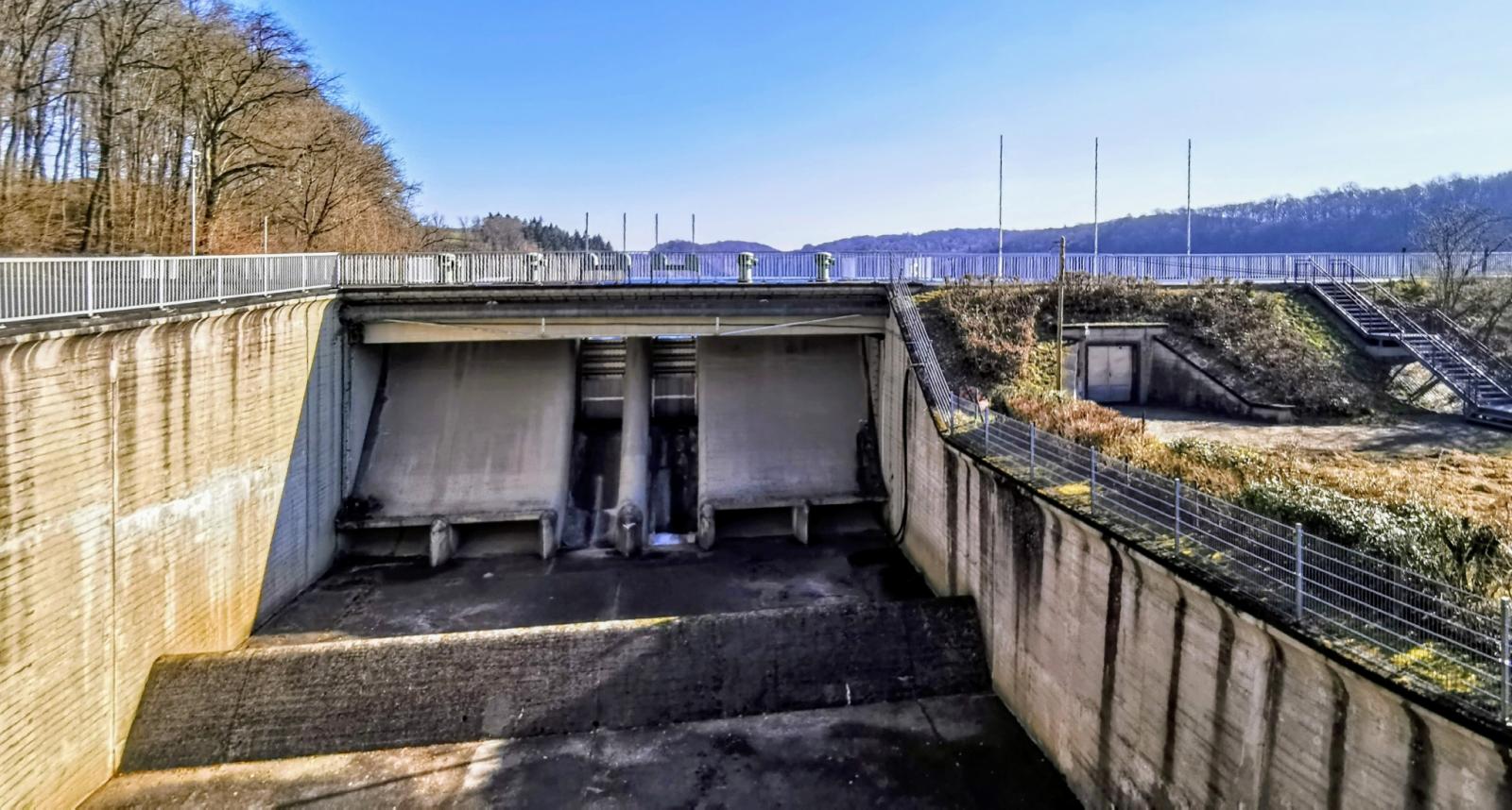 Überlauf mit Tosbecken