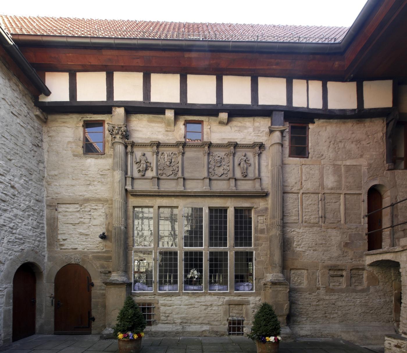 Fensterwand zum Innenhof