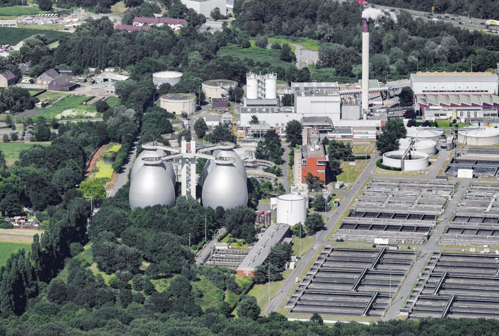 Klärwerk Bottrop mit Faulbehältern