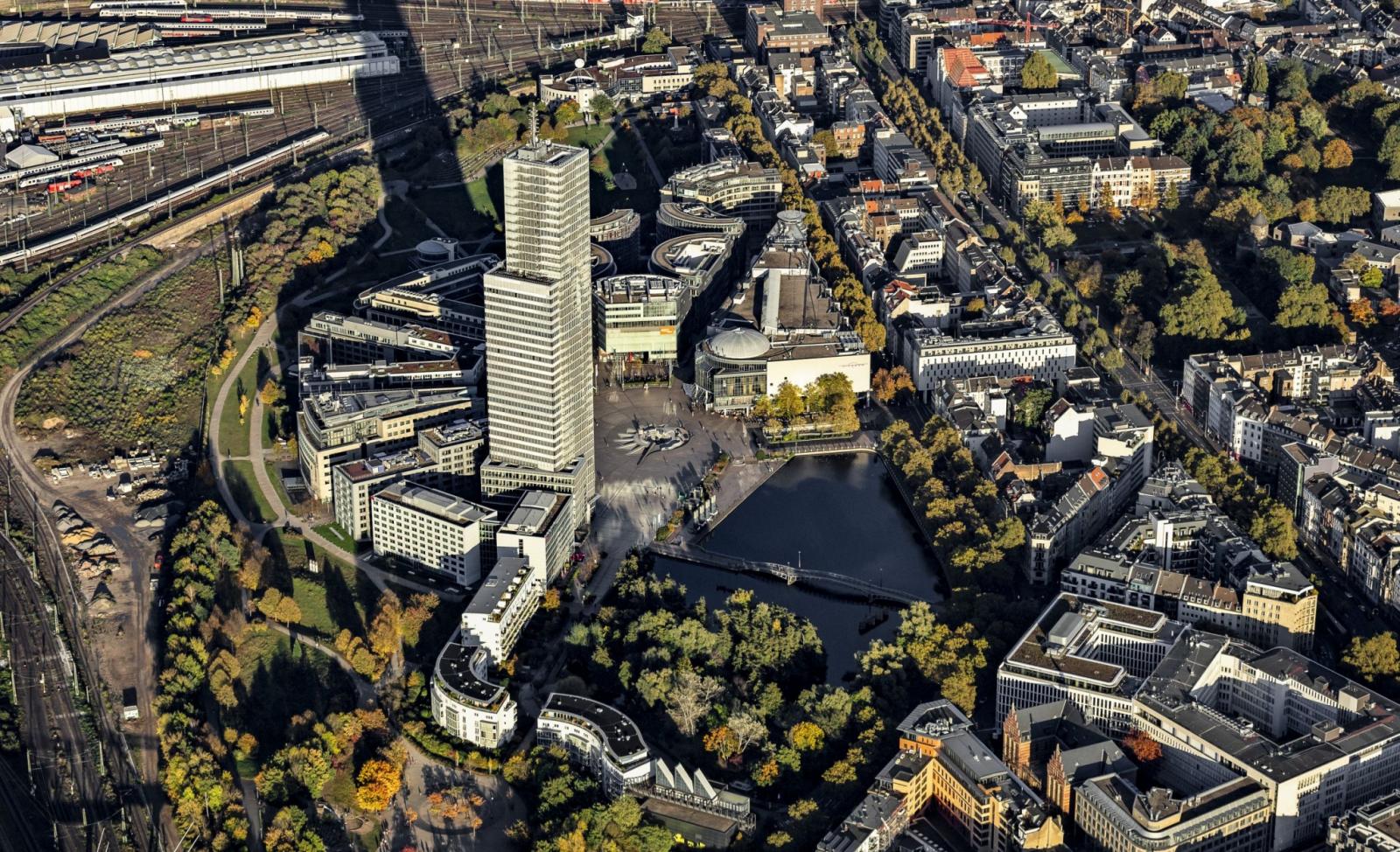 Mediapark Köln von Westen
