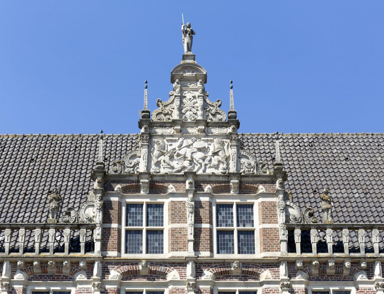 Mittelgiebel des historischen Rathauses Bocholt