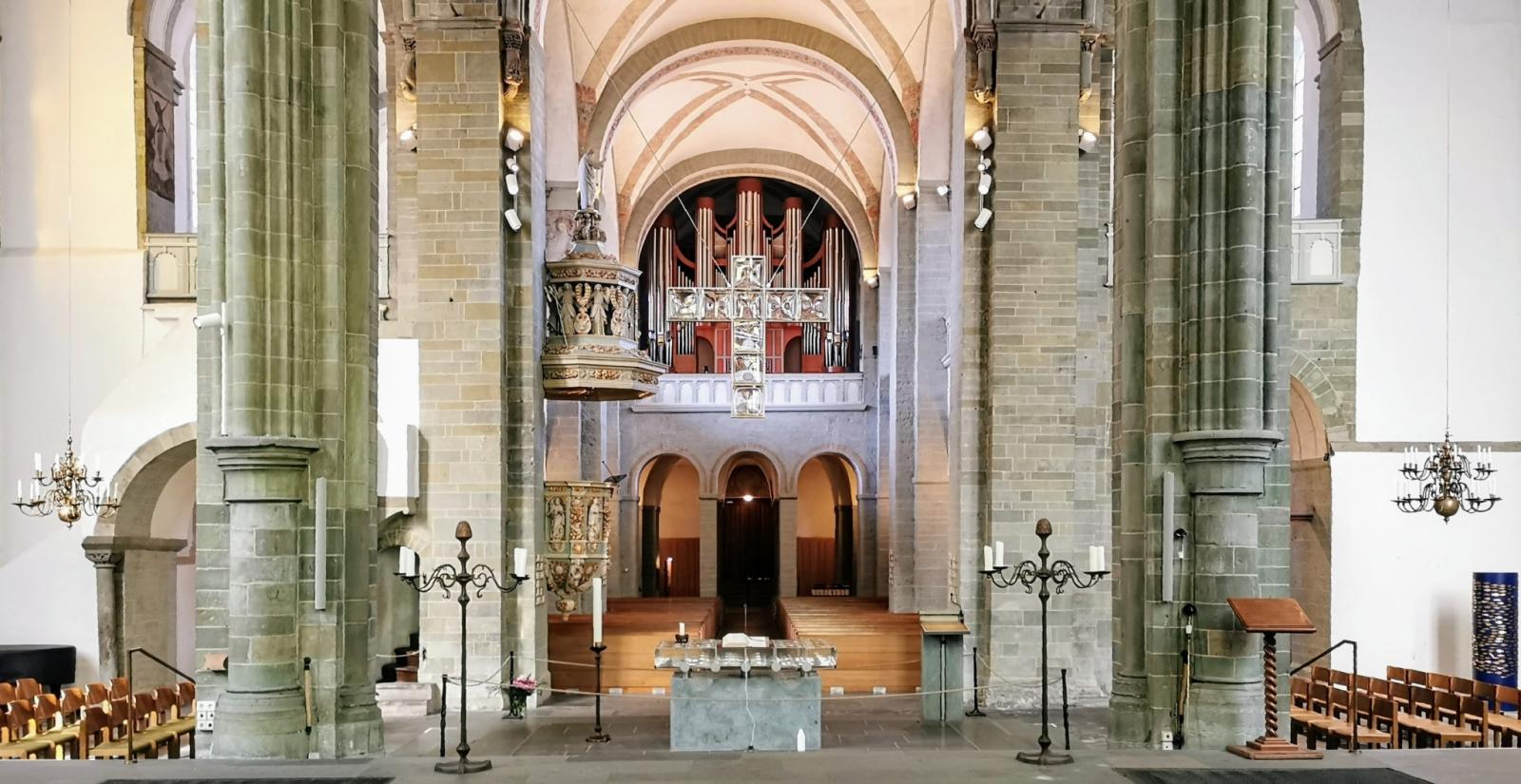 Kircheninnenraum, Blick Richtung Westen
