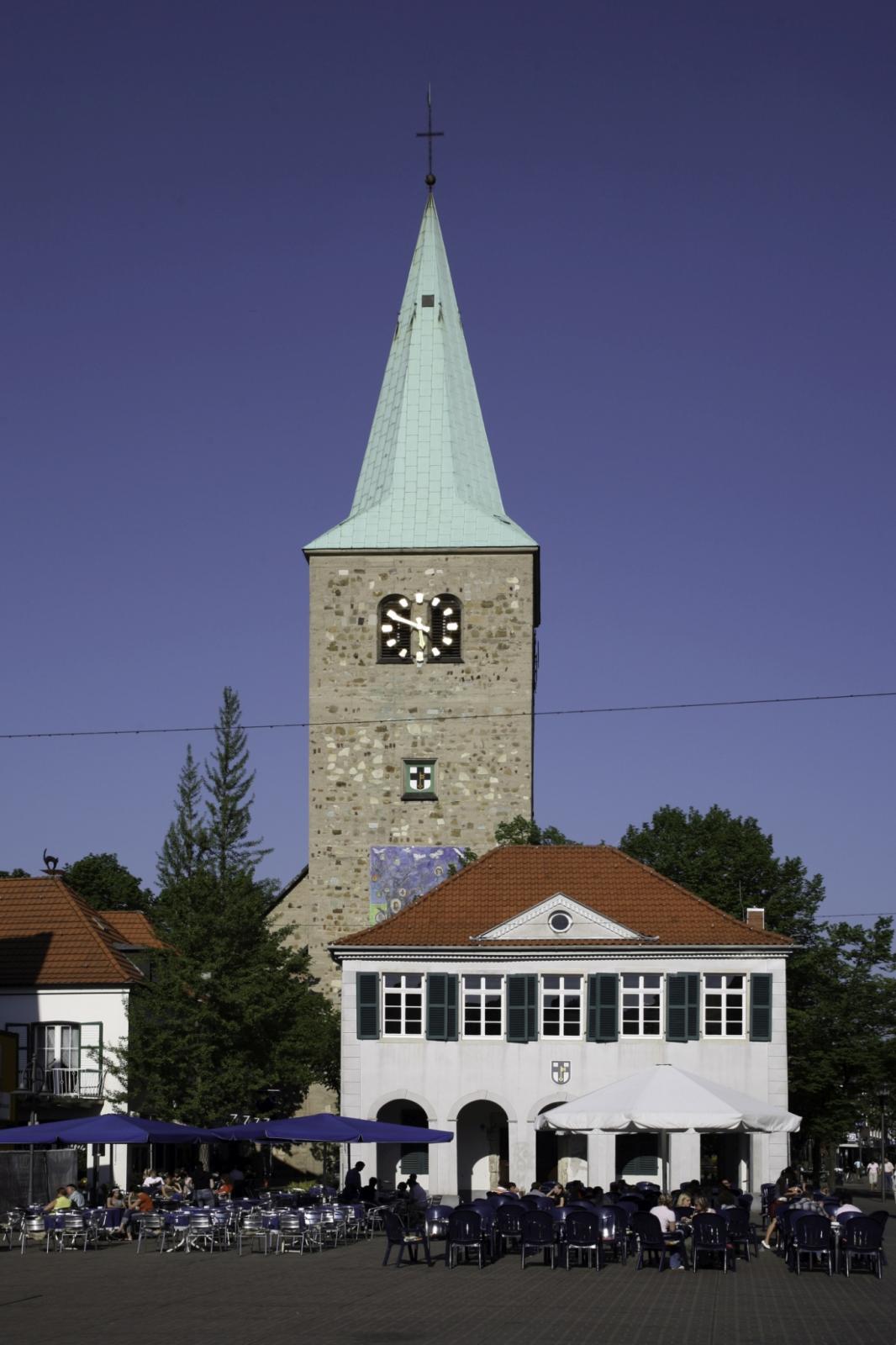 Rathaus Dorsten mit Agathakirche