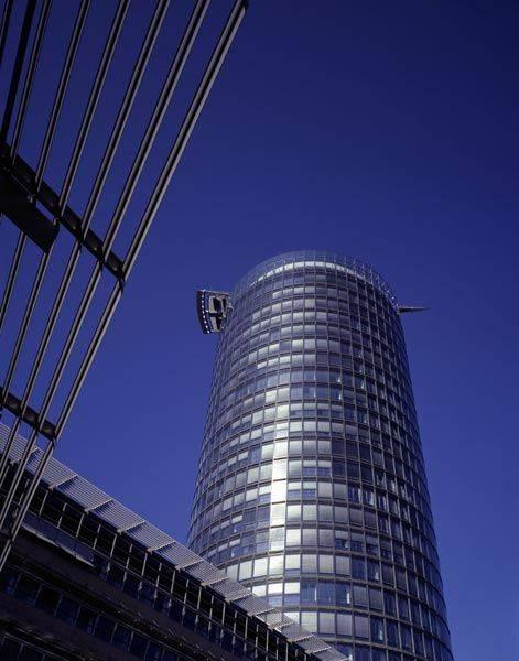 Blick von unten zum Turm 